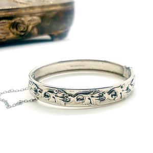 Vintage Whiting & Davis Co hinged bangle bracelet